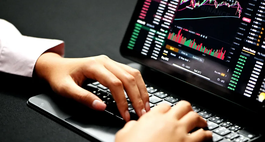 Активы Bitcoin ETF упали до уровня ноября 2024 года
