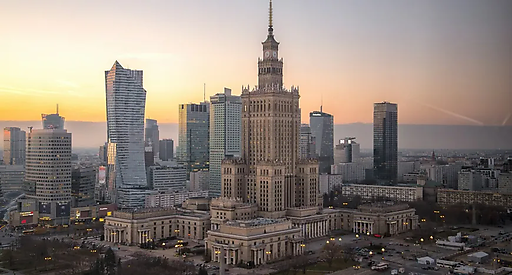Польща вводить податок на прибутки паливних компаній