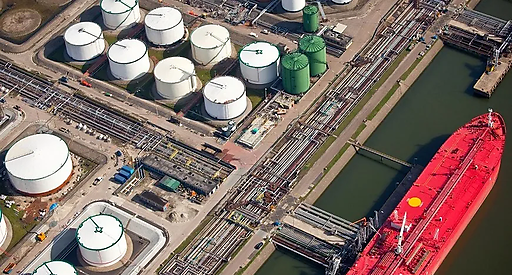 Видобуток нафти в ОАЕ зріс після виходу з OPEC