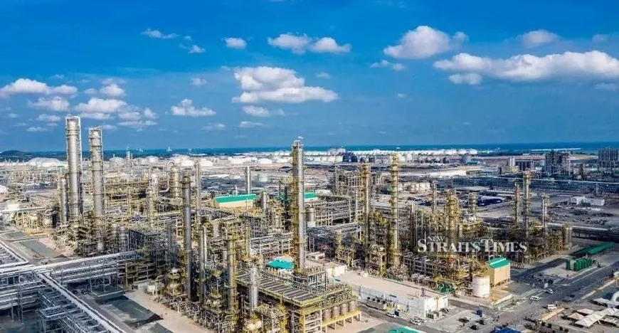 Рекордний спред приносить надприбутки нафтовим рефінерам