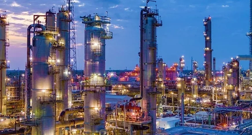Цены на Brent превысили $100 из-за дефицита нефти