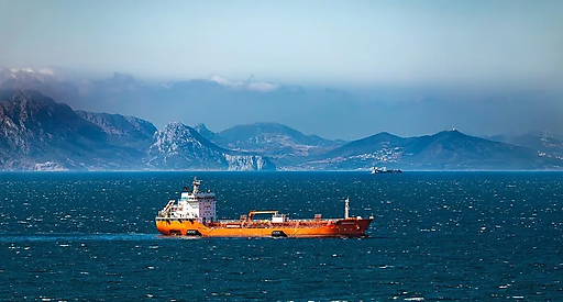 Цены на нефть снизились из-за роста поставок