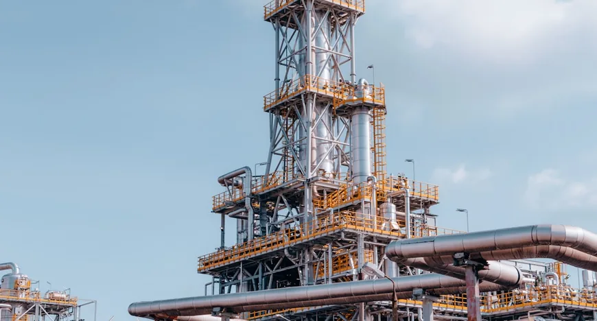 Маржа на бензин в Европе упала из-за нефти
