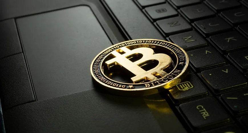 Bitcoin растет выше $64k на фоне ожиданий сделки
