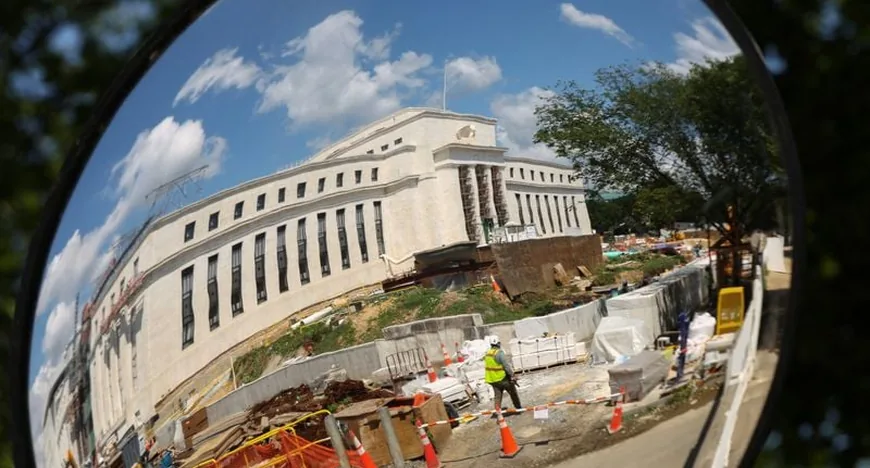 Fed может повысить ставки для контроля инфляции