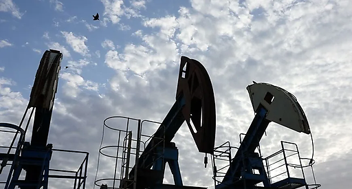 Цены на нефть растут из-за рисков поставок