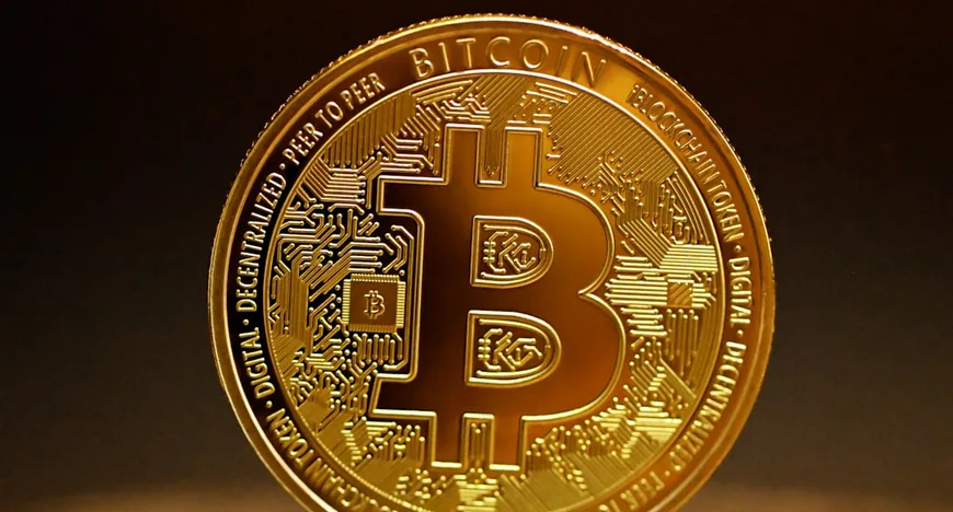 Bitcoin тестирует уровень $80,000 на фоне притока в ETF