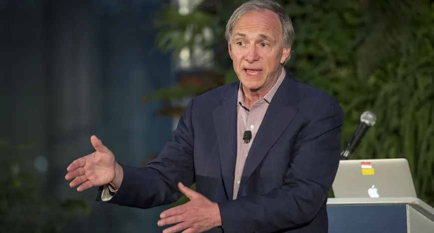 Ray Dalio советует держать Bitcoin из-за долгового кризиса США
