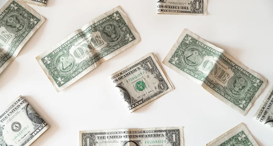 Хедж-фонды увеличивают короткие позиции против USD