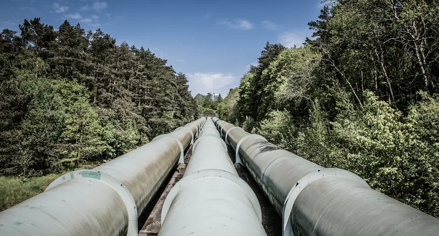 TotalEnergies инвестирует в трубопроводы для обхода Ормузского пролива