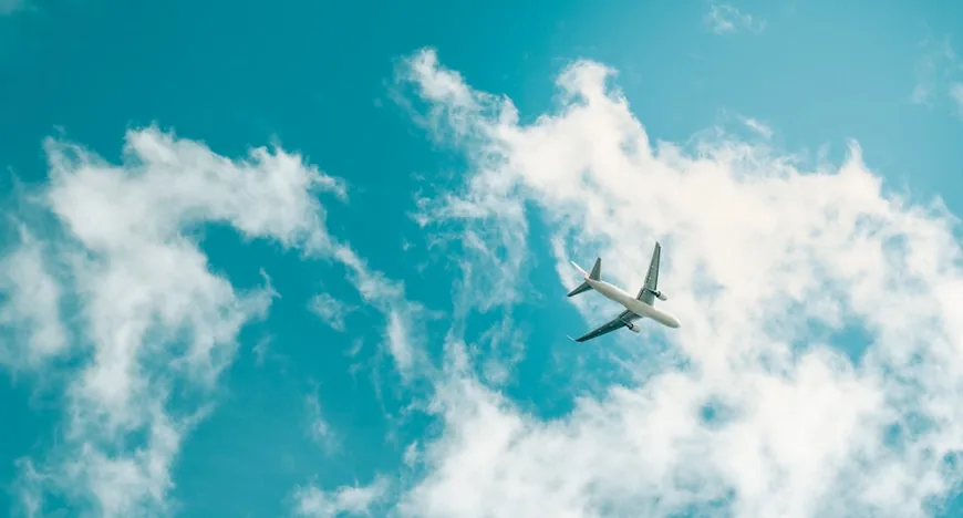 Акції Cathay Pacific впали через план продажу частки Swire Pacific