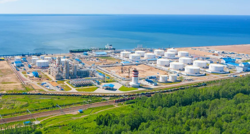 Brent тримається вище $102 через переговори з Іраном