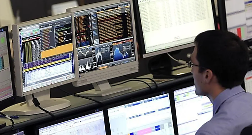 Акції Mediobanca впали на 6.2% через опозицію Intesa Sanpaolo