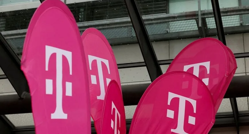 Акції Deutsche Telekom впали на 7% через SpaceX