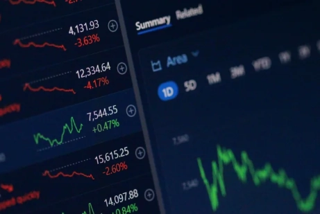 Инвесторы отказываются от биткоина и золота