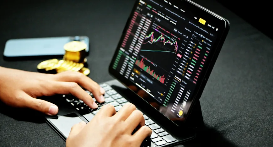 Bitcoin и Ethereum открыли июнь снижением