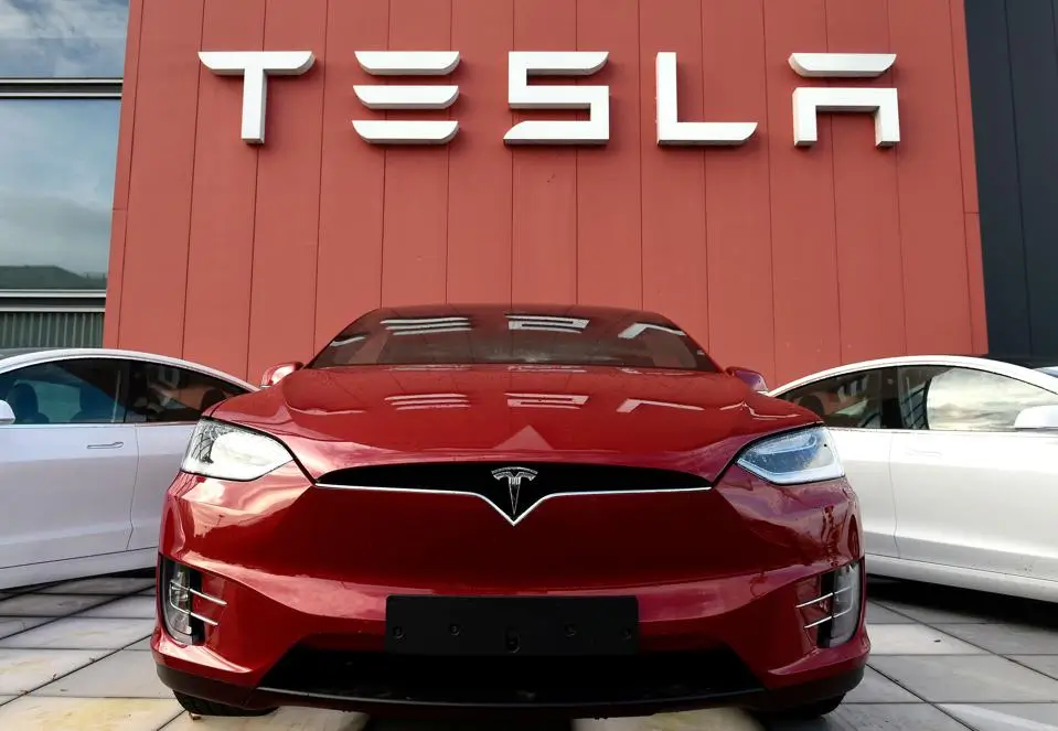компания Tesla